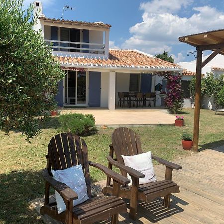 Maison En Camargue Saintes-Maries-de-la-Mer Bagian luar foto